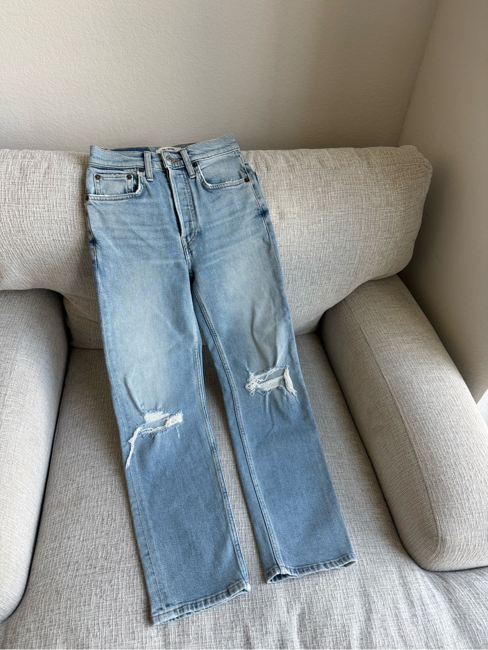 Re/Done Light Blue Straight-Leg Jeans with Knee Rips
